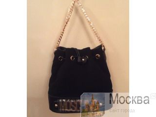  Moschino  